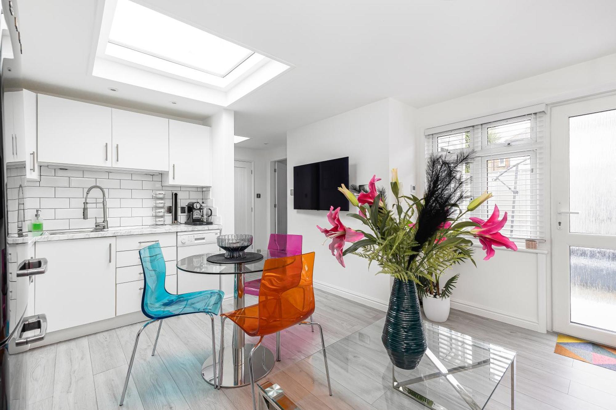 Appartamento New! Modern 1-br House With Patio & Hottub , Chiswick *