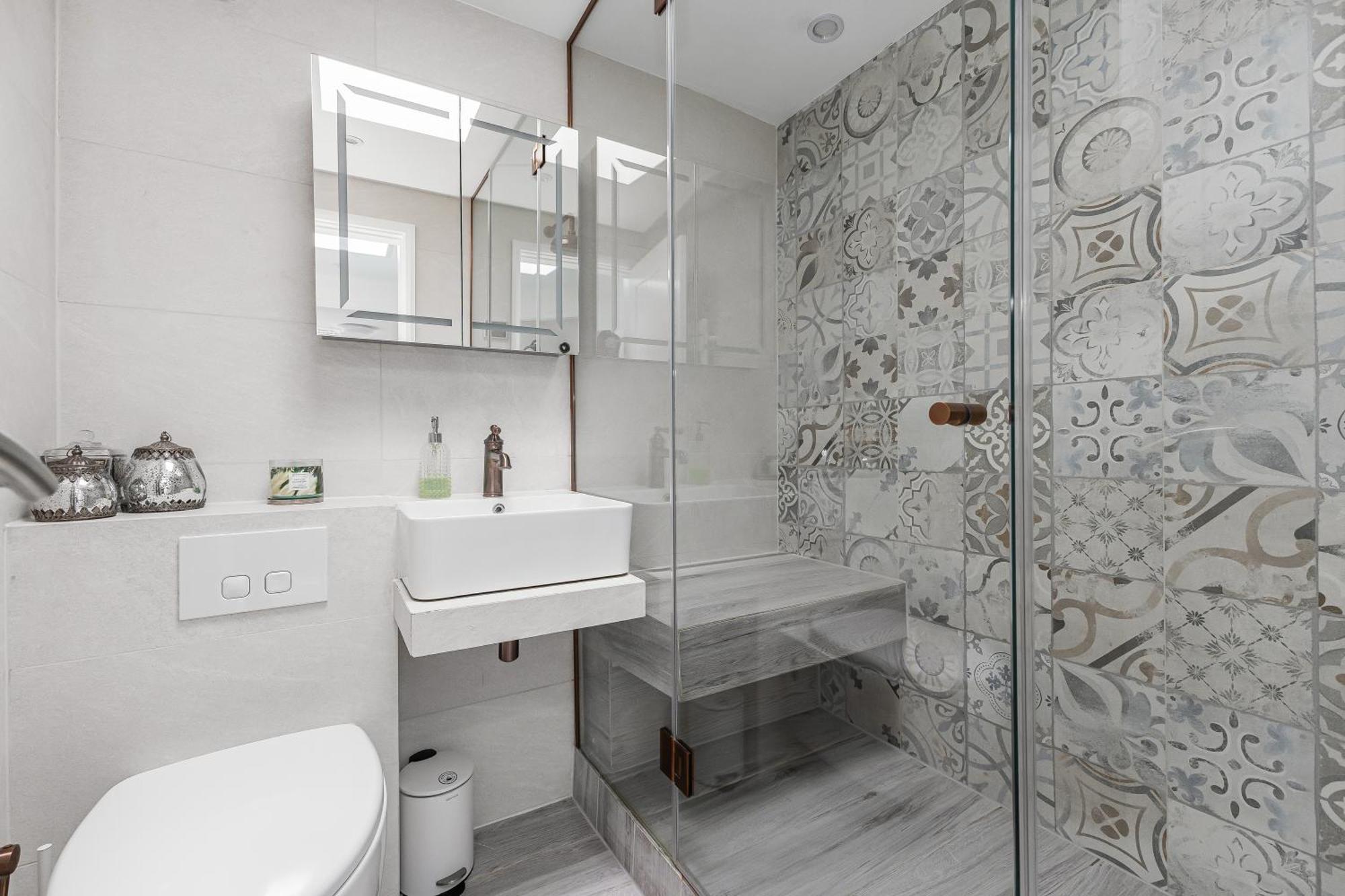 Appartamento New! Modern 1-br House With Patio & Hottub , Chiswick