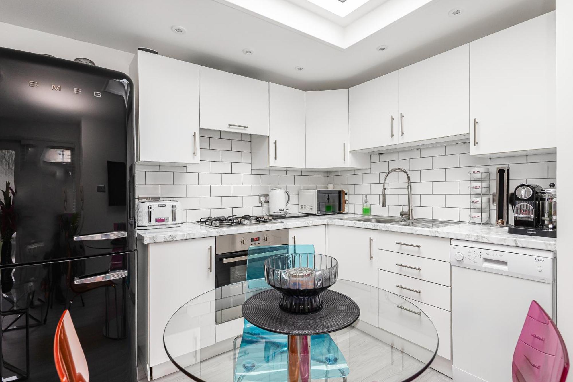 Appartamento New! Modern 1-br House With Patio & Hottub , Chiswick *