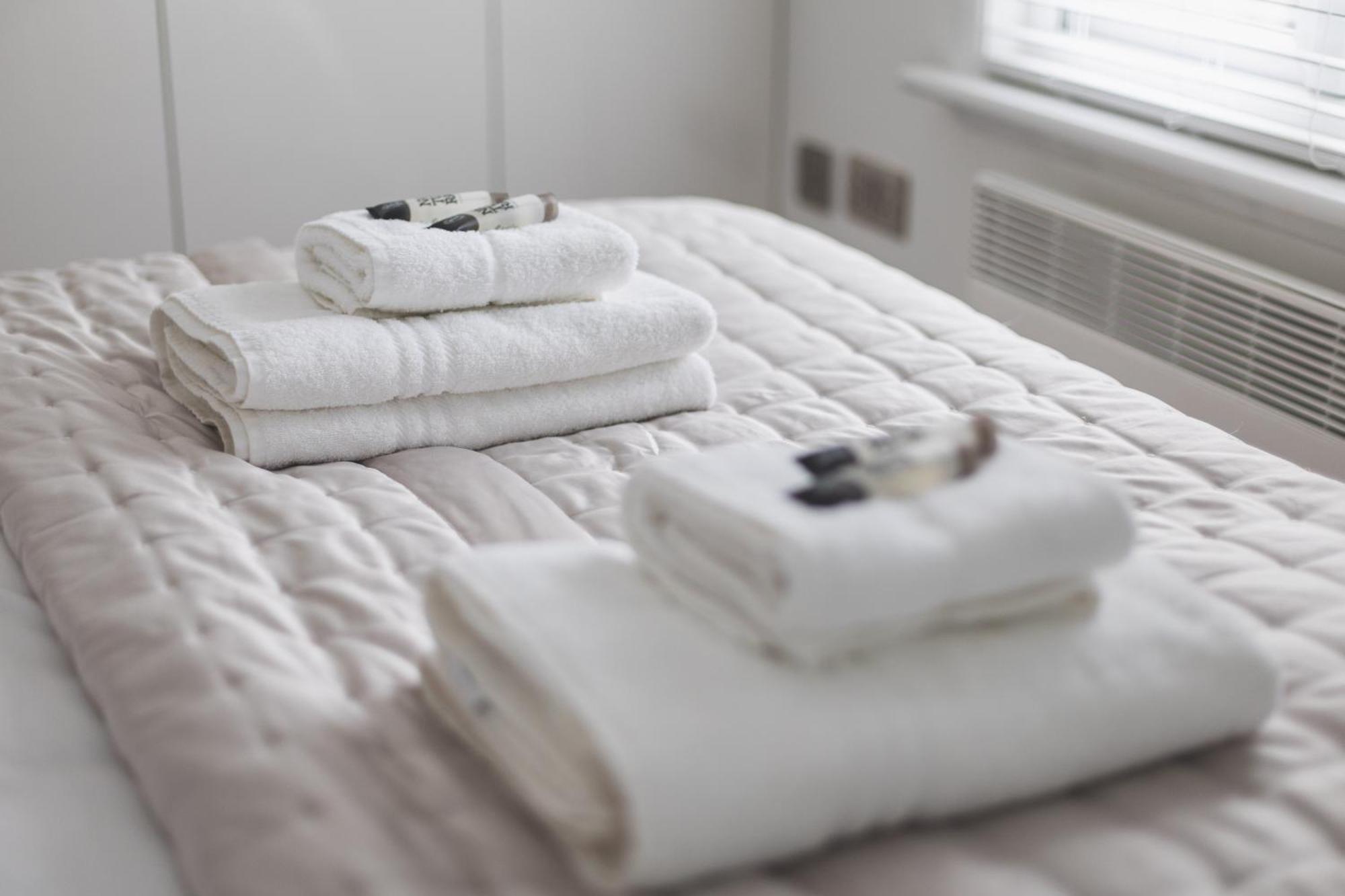 Apartament New! Modern 1-br House With Patio & Hottub , Chiswick Londra